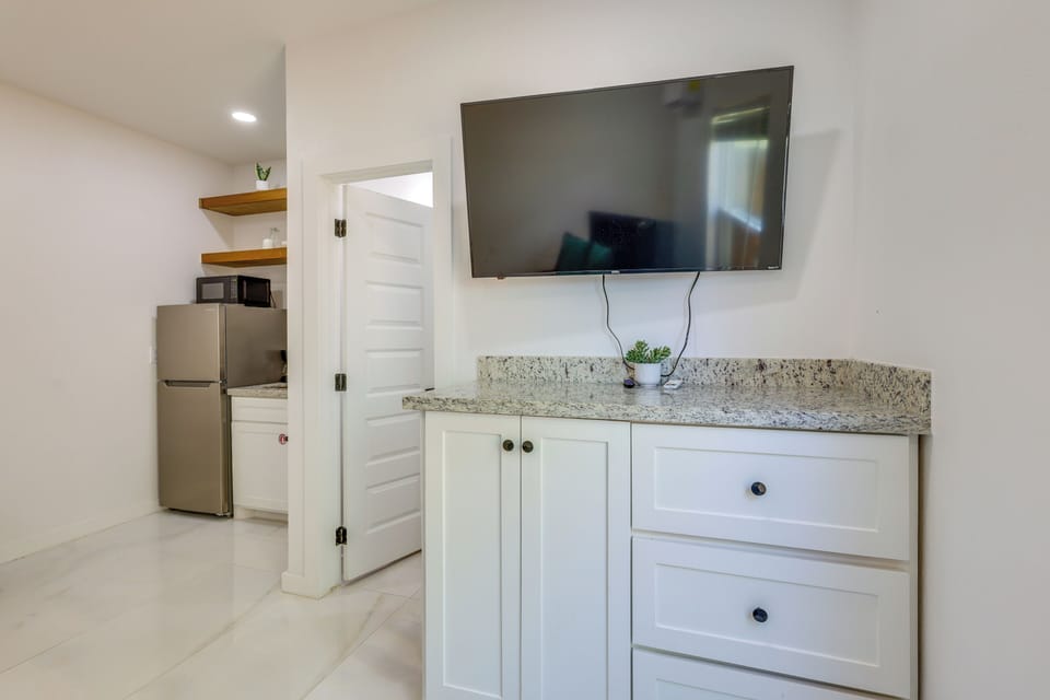 Apartment (0 Bedroom) | Interior