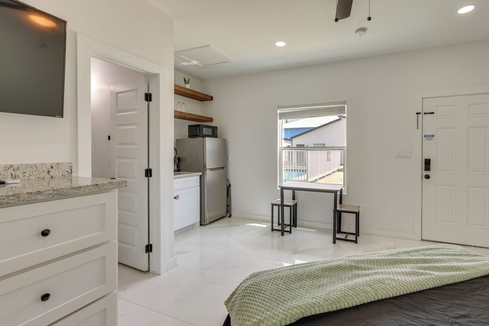 Apartment (0 Bedroom) | Interior