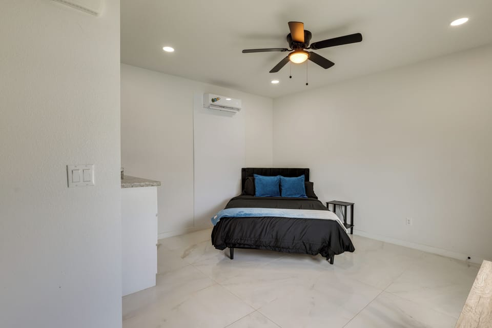 Apartment (0 Bedroom) | Interior