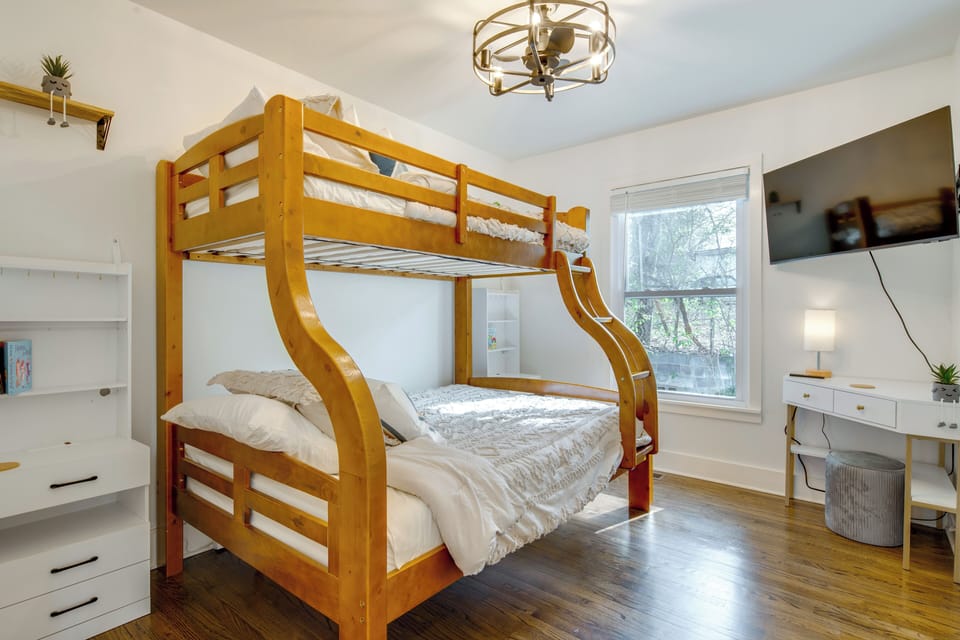 House (3 Bedrooms) | Interior