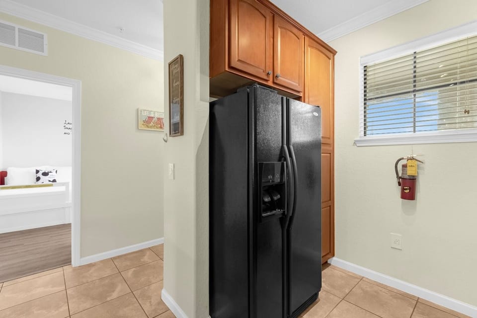 Condo, 3 Bedrooms | Interior