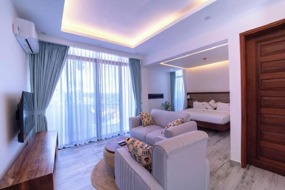 In-room safe, soundproofing, iron/ironing board, free WiFi