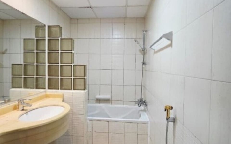 Comfort Apartment, Balcony, Beach View | Bathroom