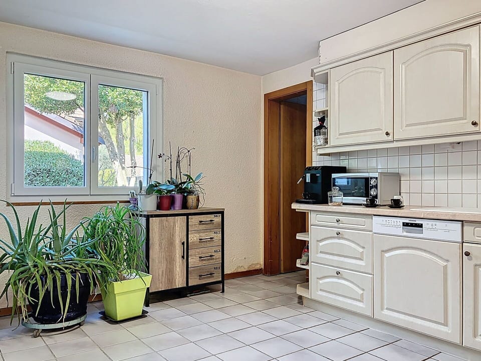 Wood, Cabinetry, Furniture, Flooring, Interior Design, Kitchen, Countertop, Floor, Drawer, Kitchen Appliance