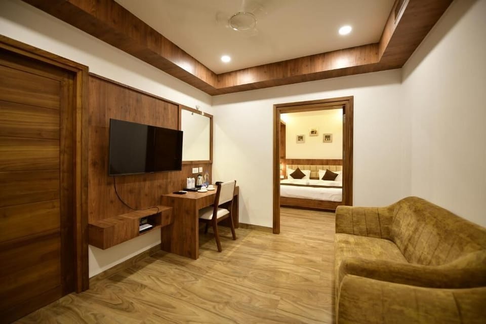 In-room safe, soundproofing, iron/ironing board, WiFi (free)