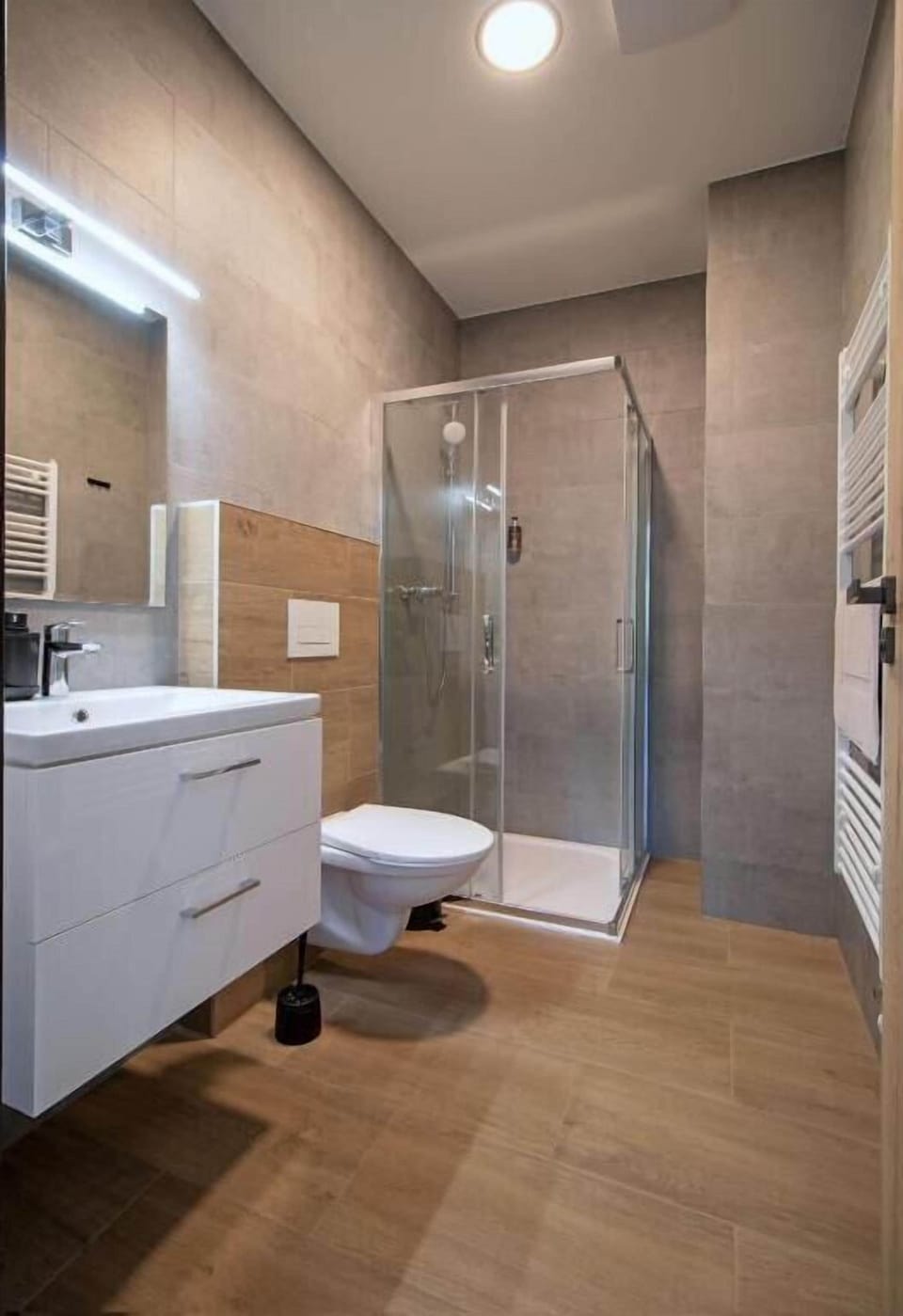 Double or Twin Room | Bathroom | Shower, free toiletries, hair dryer, towels