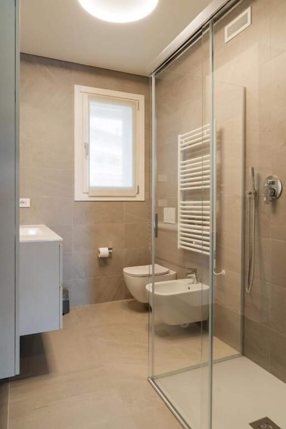 Deluxe Apartment, Lake View | Bathroom | Bidet