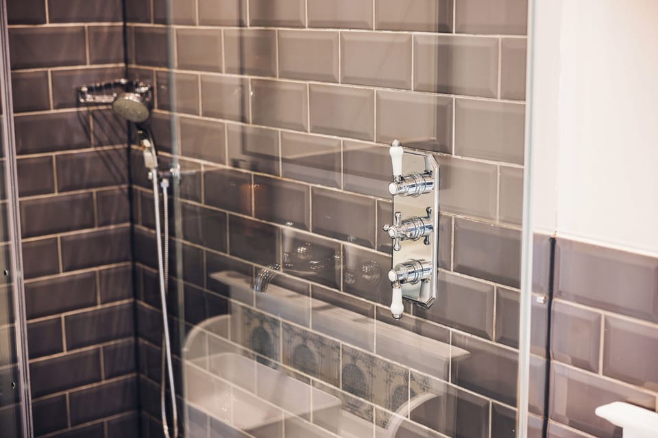 Premium Double Room | Bathroom shower