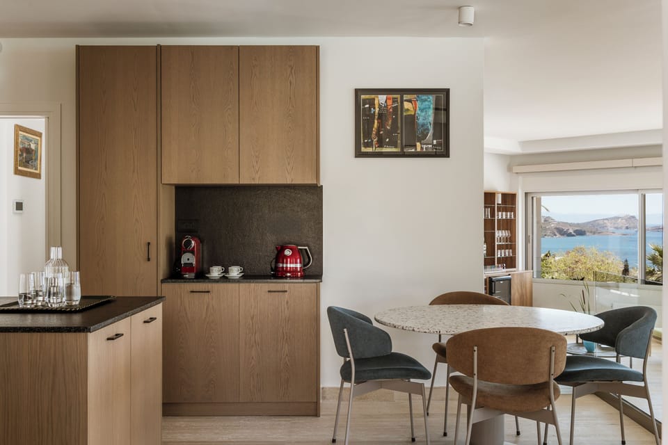 Superior Villa, Sea View | Private kitchen | Full-size fridge, microwave, oven, stovetop