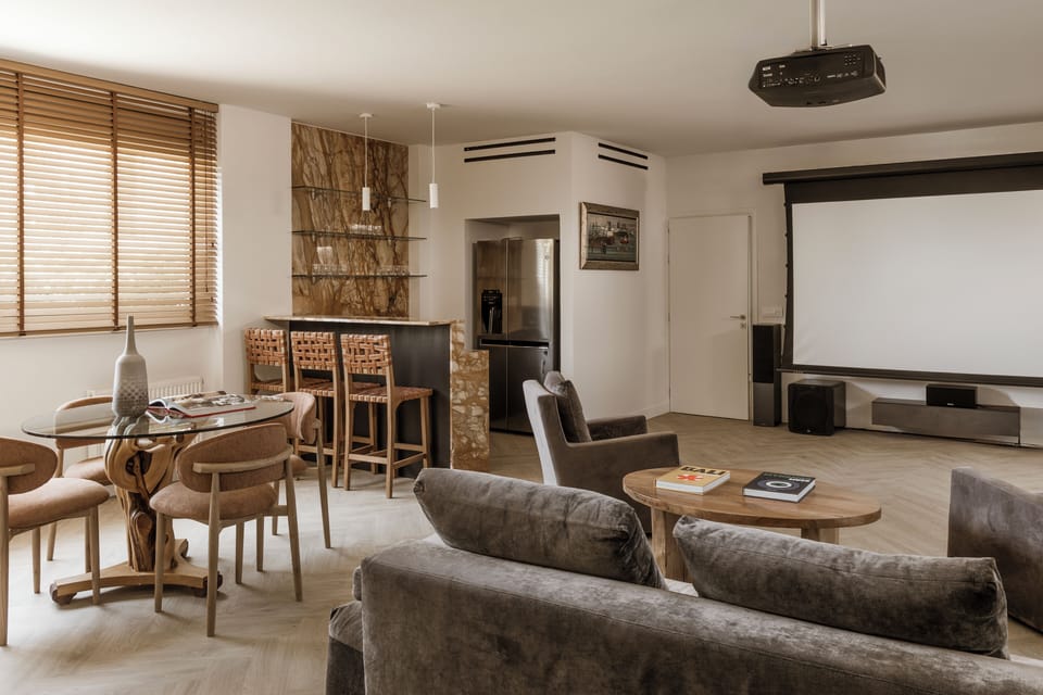 Superior Villa, Sea View | Living area | 65-inch Smart TV with satellite channels