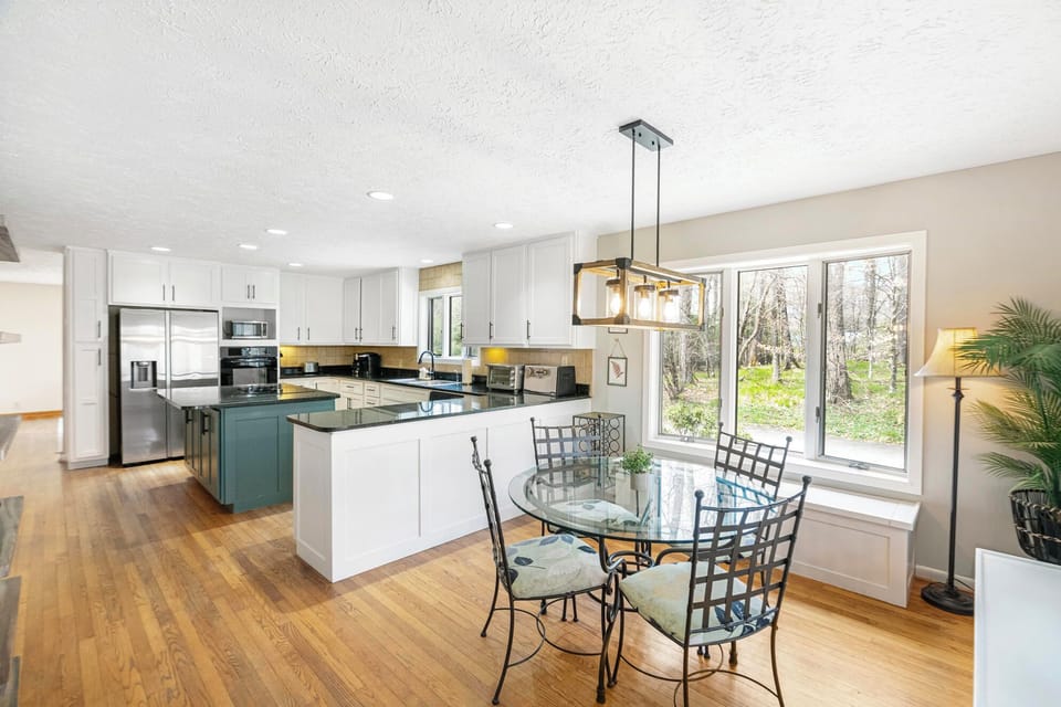 Kitchen and Breakfast Nook