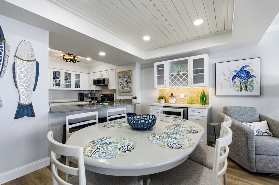 South Wind 1206 - Dining Area