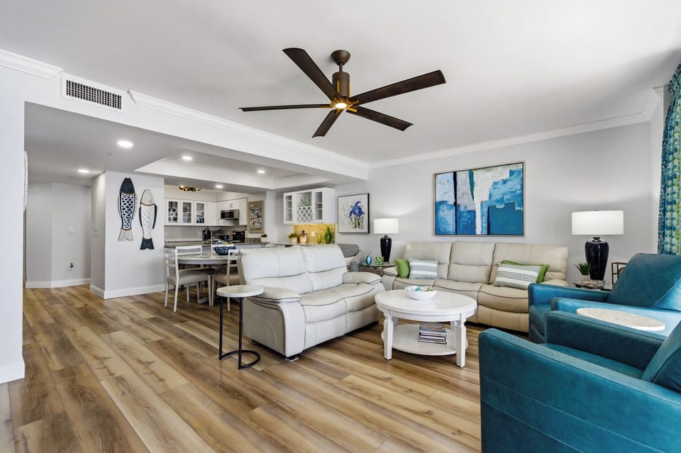 South Wind 1206 - Living Room
