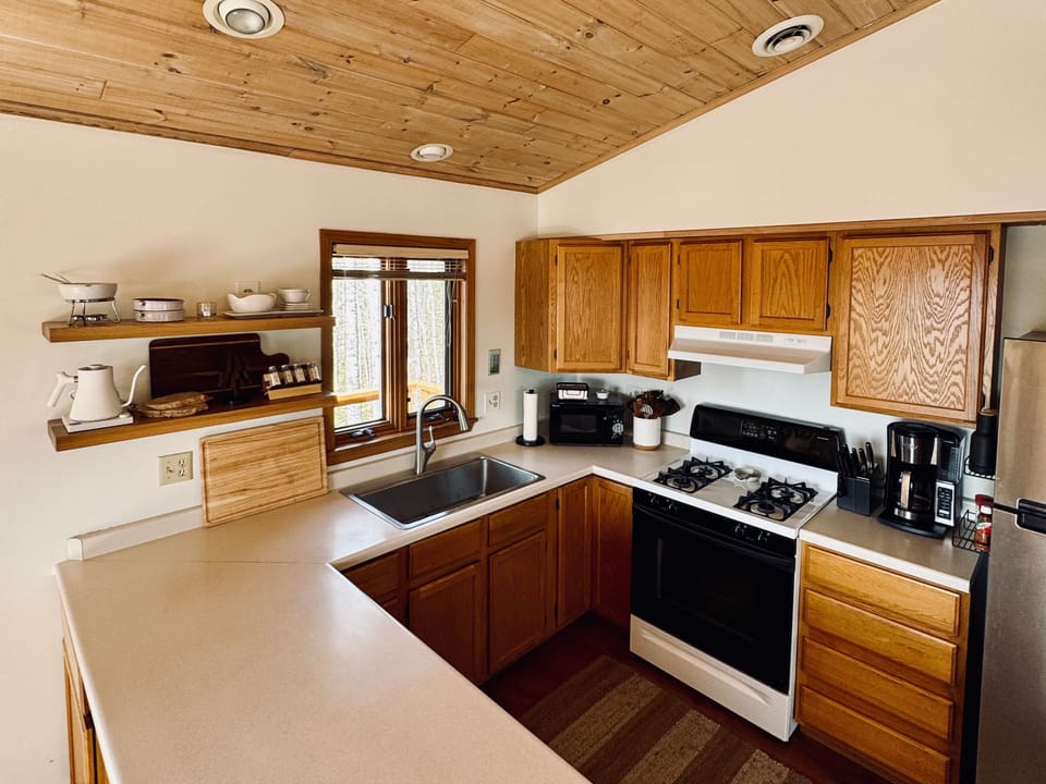 Complete Chef's Kitchen with every amenity including ice maker in the fridge.