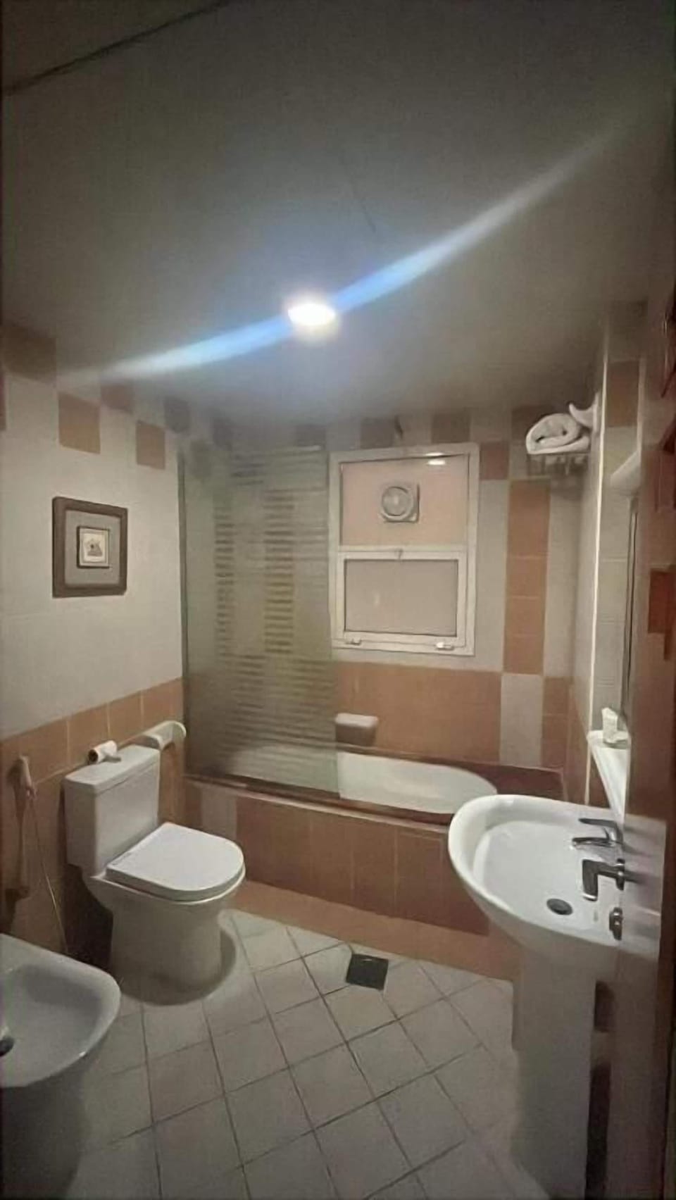 Family Quadruple Room, City View | Bathroom | Free toiletries, towels, soap, shampoo