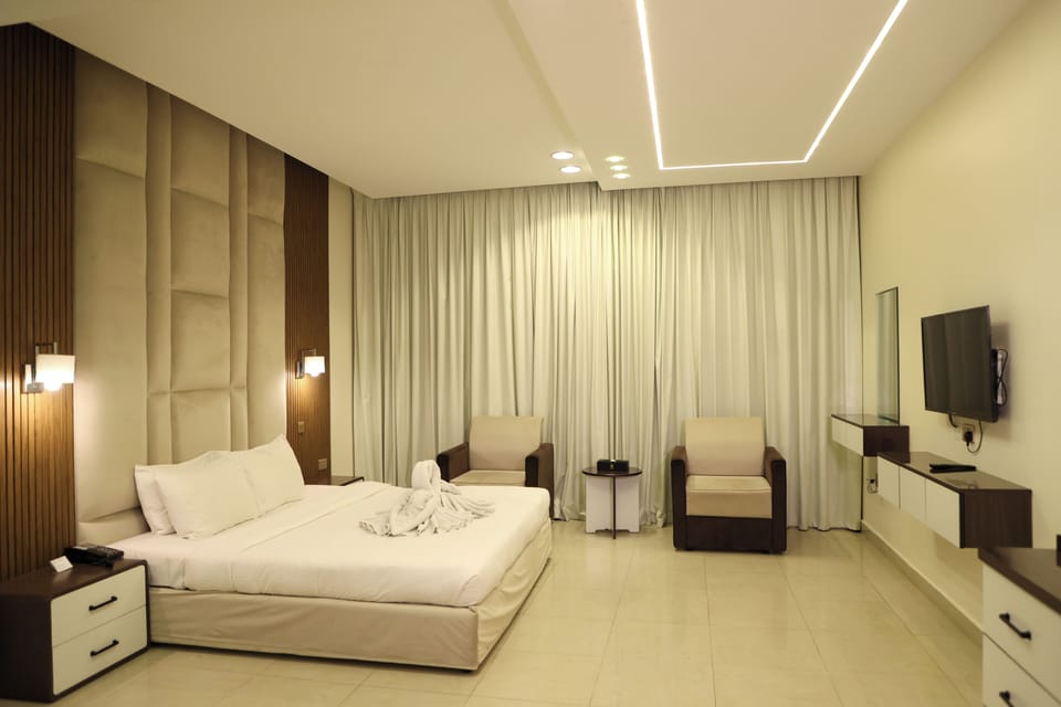 Executive Double Room, Mountain View | Premium bedding, down comforters, in-room safe, soundproofing