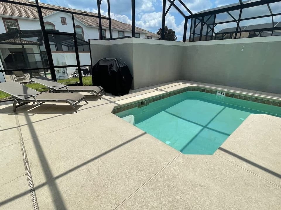 Private pool