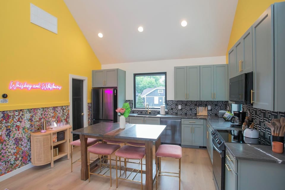 Brand New Kitchen w/All New Appliances + Island Seating
