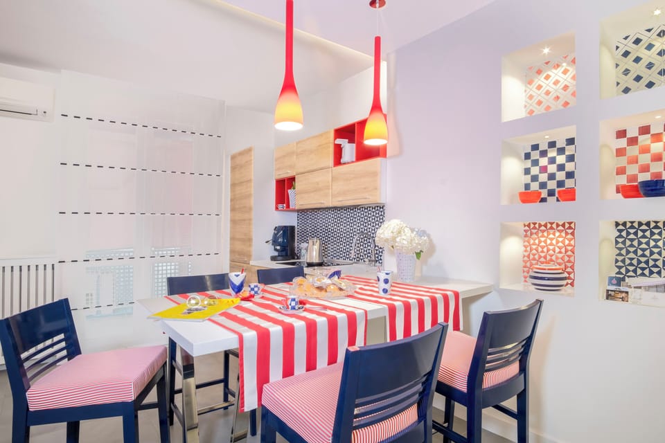 Deluxe Apartment, 4 Bedrooms, City View | Dining room