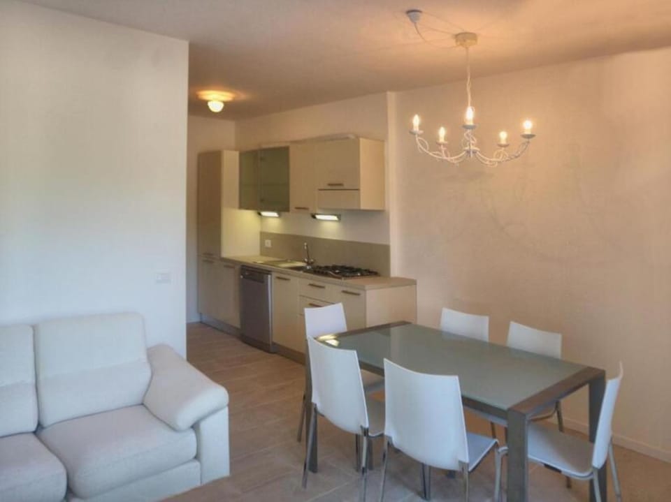 Apartment, 2 Bedrooms, Terrace | Dining room
