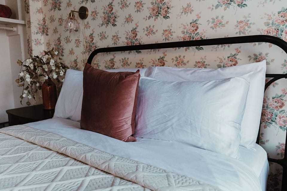 Suite, 1 Queen Bed | Free WiFi