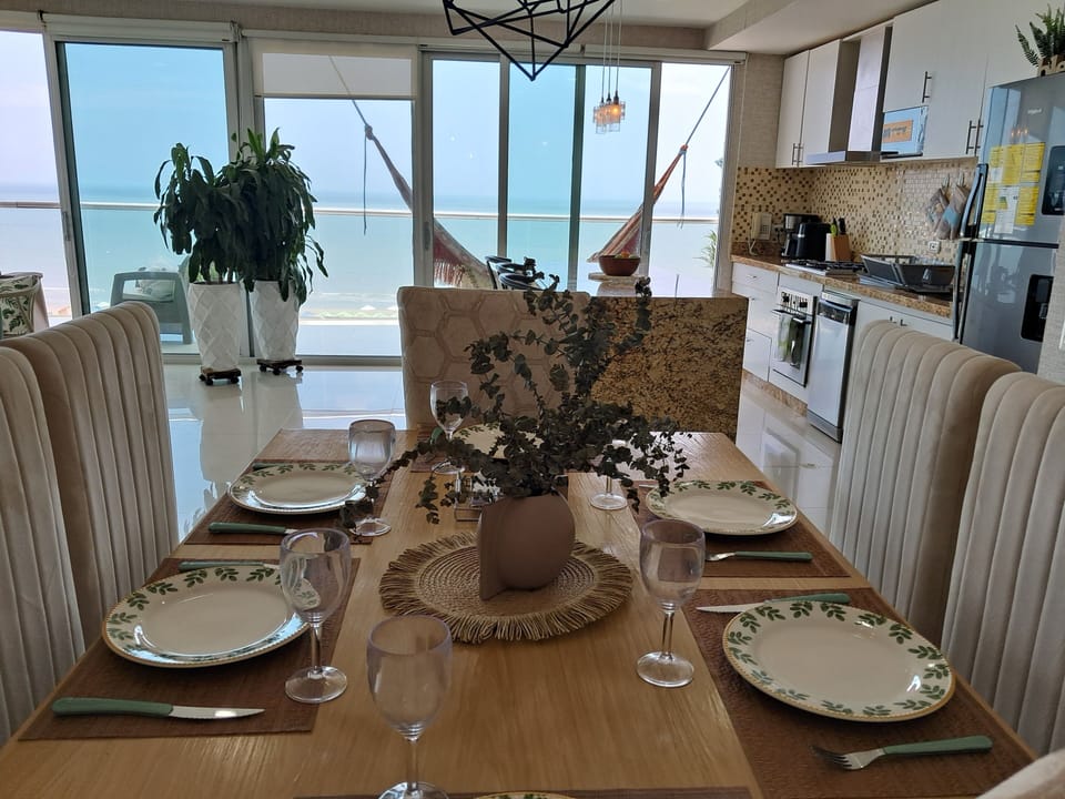 Deluxe Apartment, Balcony, Beach View | Dining