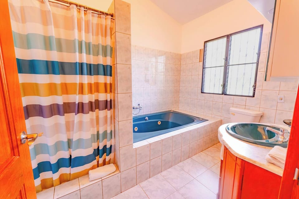 2BR 2bth w King Size BED & Private Pool in Sosua House in Sosua