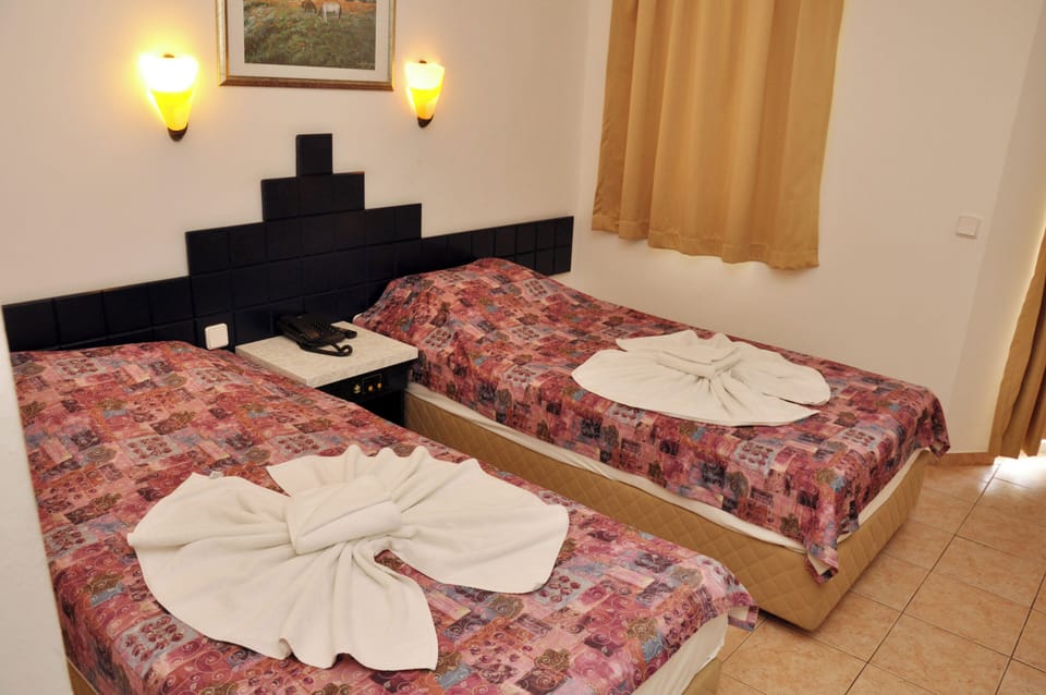 Standard Room, Balcony, Garden View