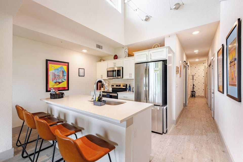 Condo, 2 Bedrooms, Accessible, Smoking | Private kitchen