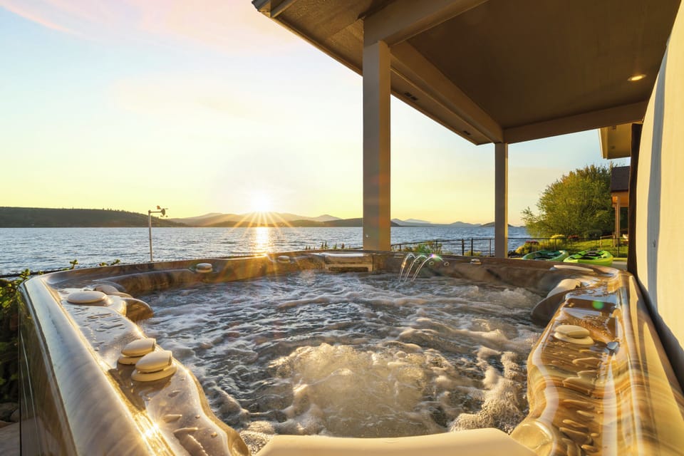 Outdoor spa tub