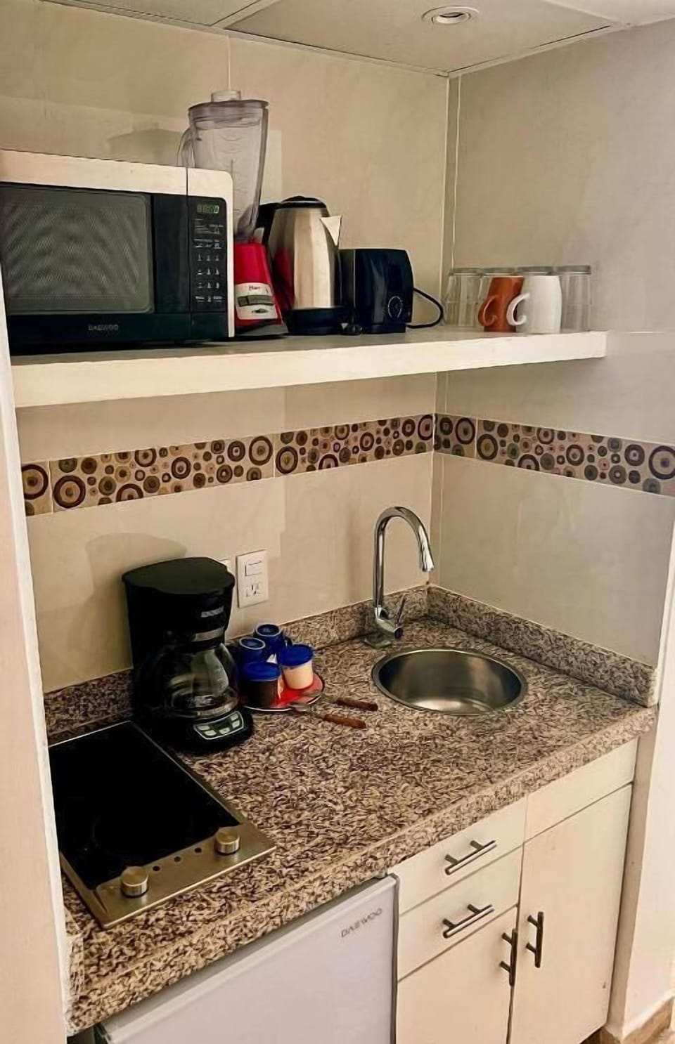 Deluxe Apartment, Sea View | Private kitchen