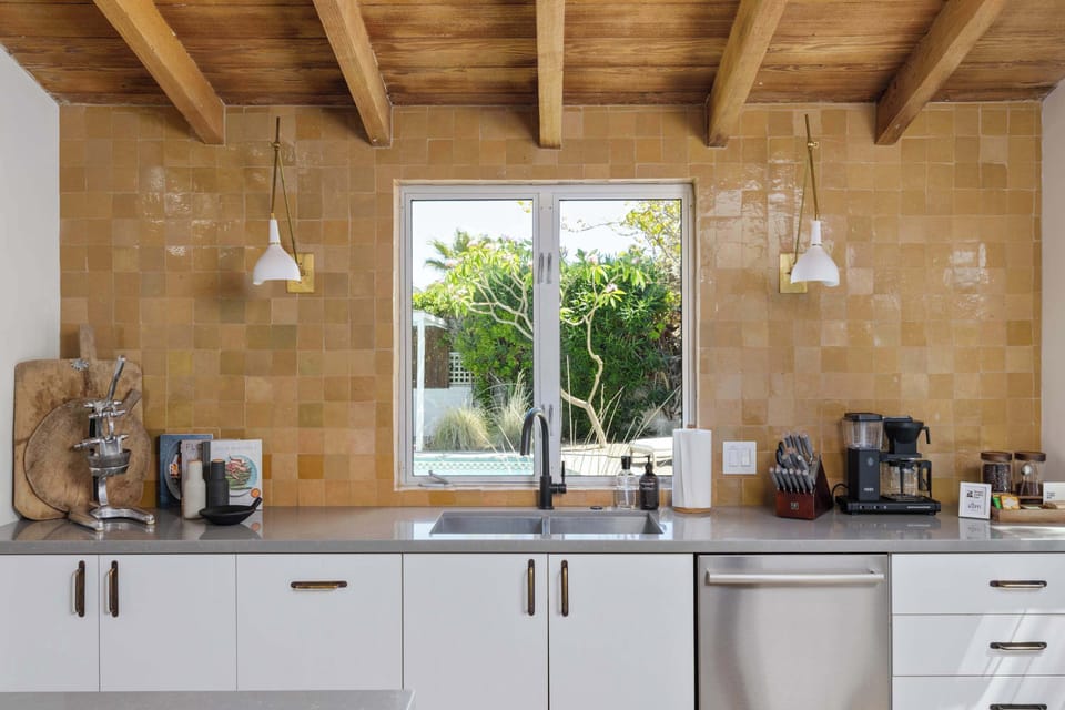 Kitchen | San Simian in Palm Springs, California by Luxus Vacation Properties