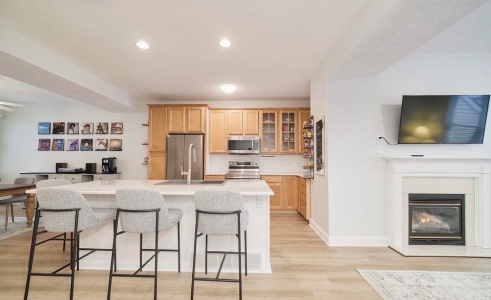 Open concept kitchen & living room 