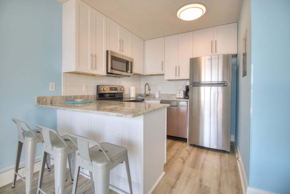 Atlantic Towers 1109-print-008-006-Kitchen-4200x2804-300dpi