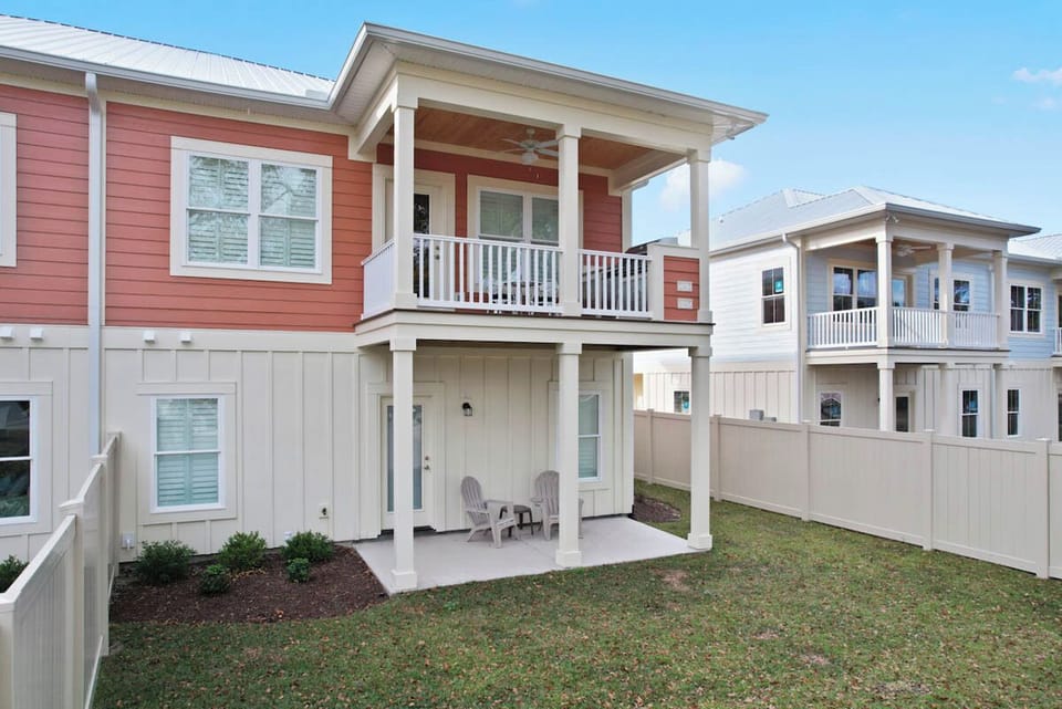 2 outdoor patios