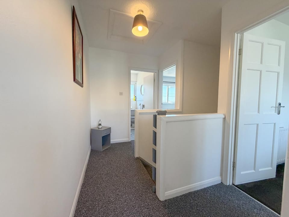 Pleasant View - 3 Bedroom Holiday Home - Pembroke (27908)