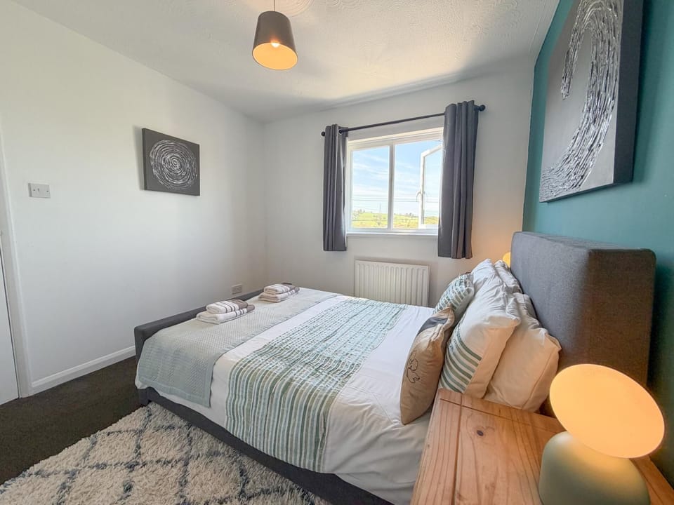 Pleasant View - 3 Bedroom Holiday Home - Pembroke (27903)