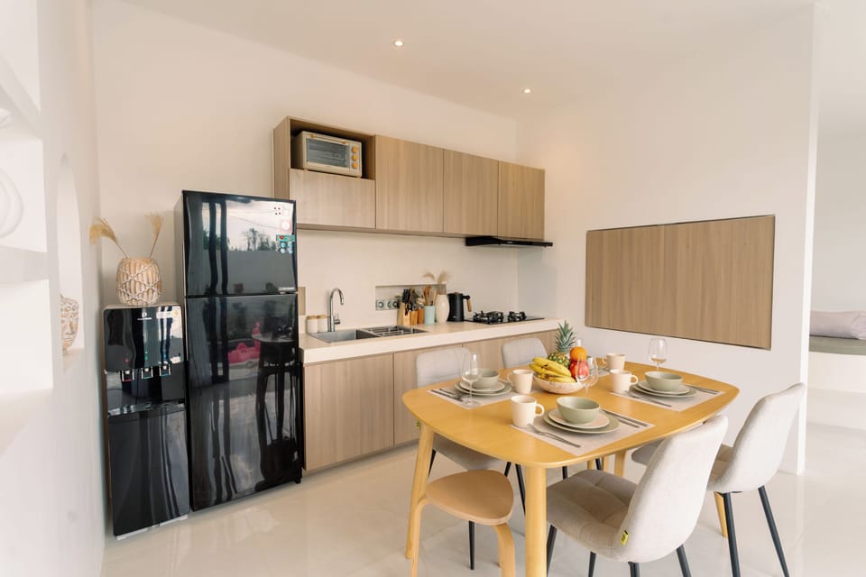 Standard Villa, Pool View | Dining