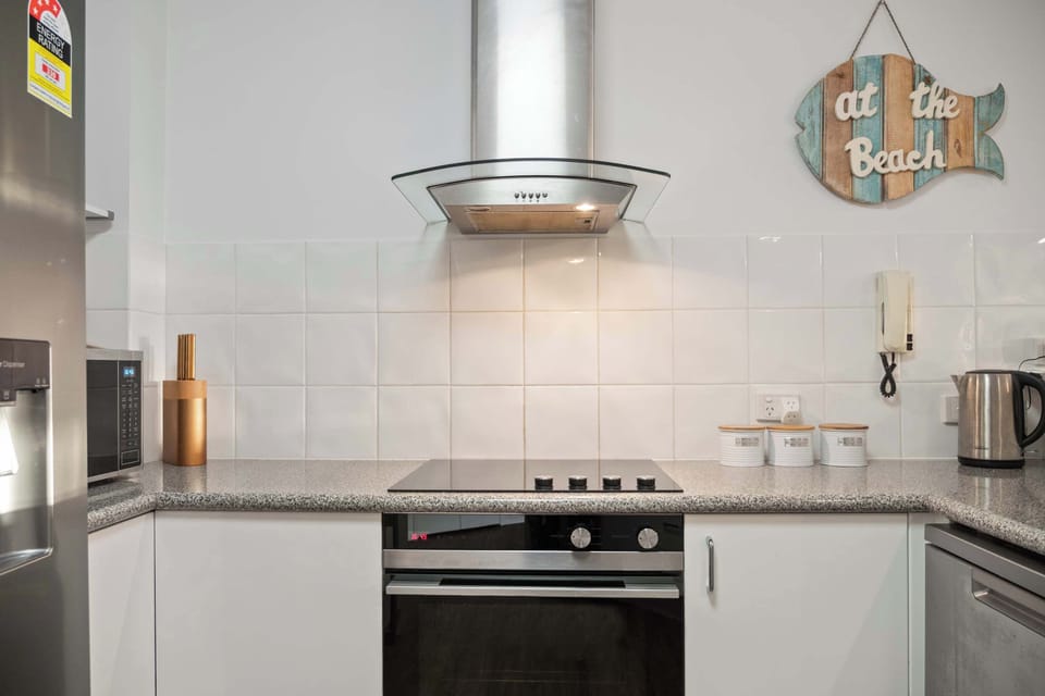 The well-equipped kitchen is stocked with everything needed to prepare meals while on holiday. New photos of the renovated kitchen coming soon.