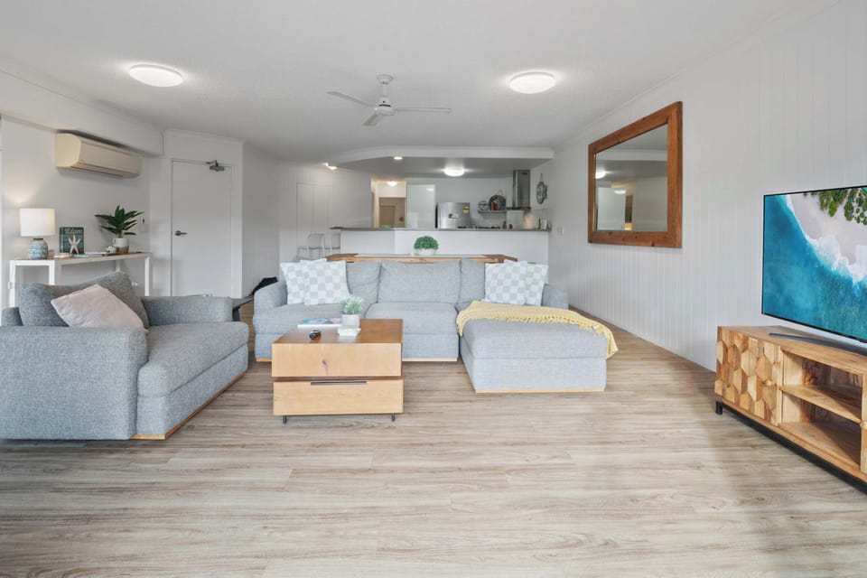 Catch up on your favourite shows or simply kick back with a glass of wine after dinner in the living airing, with cooling and ceiling fans to keep things temperate.