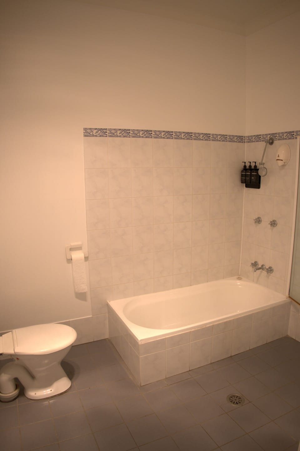 Double or Twin Room, 2 Twin Beds, Non Smoking, Private Bathroom | Bathroom | Towels