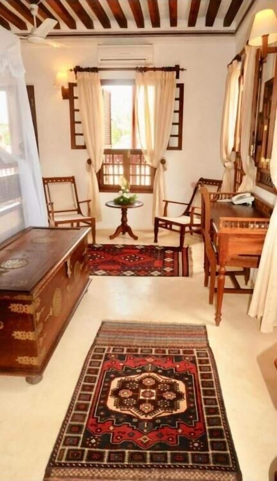 Superior Double Room, Balcony, City View | Interior