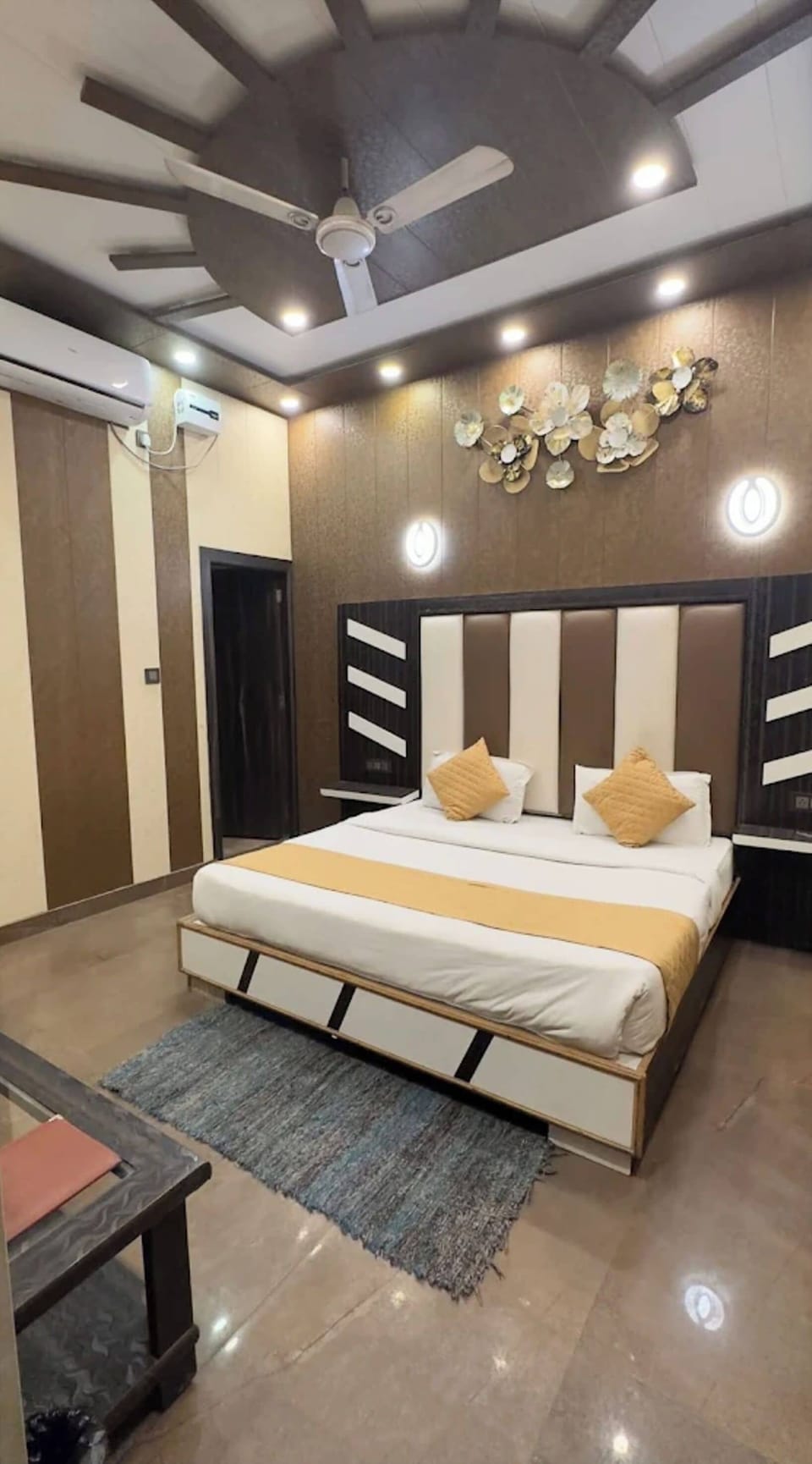 Deluxe Double Room, Air conditioning | Hypo-allergenic bedding, desk, soundproofing, free WiFi