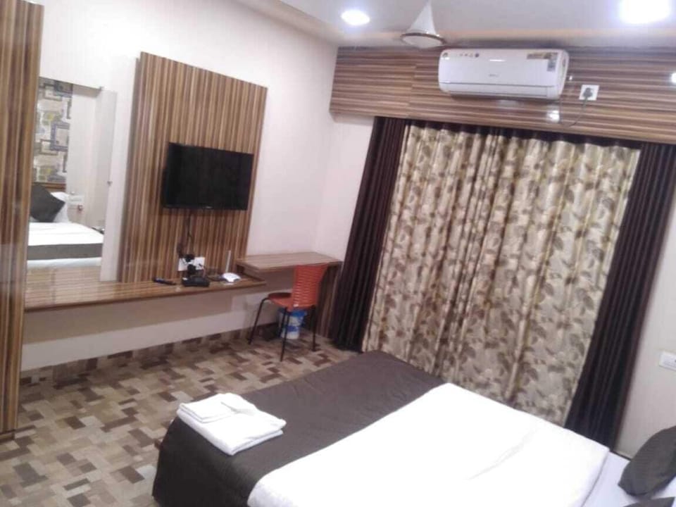 Deluxe Double Room, City View | Free WiFi