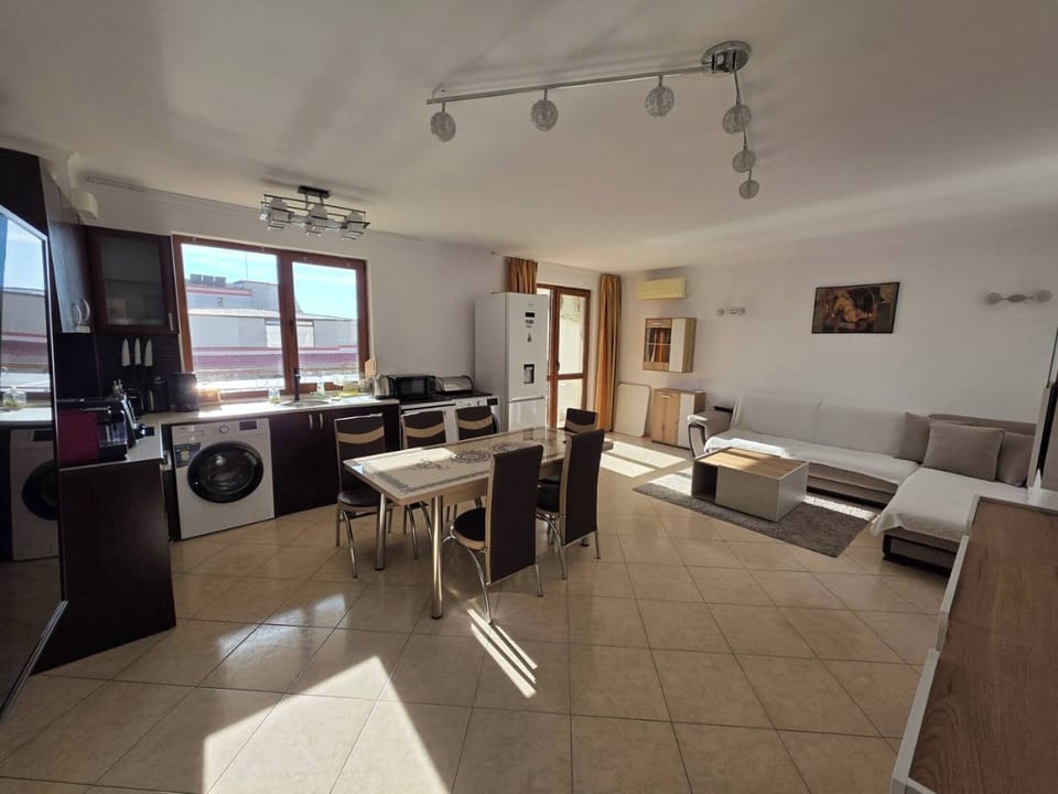 Apartment, 2 Bedrooms, Balcony, Garden View | Interior
