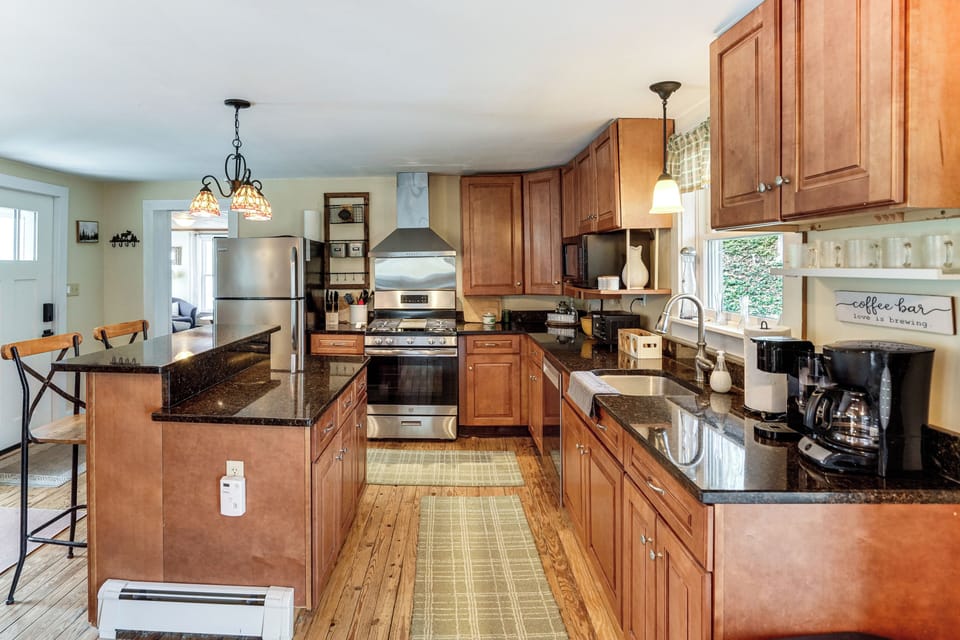 Kitchen | Breakfast Bar