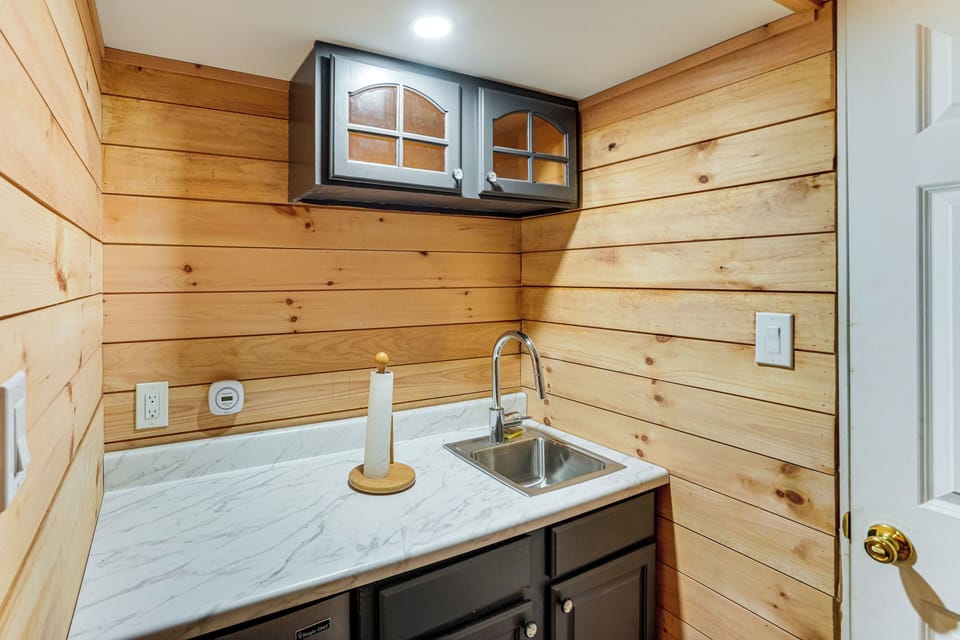 Wet Bar | Basement
