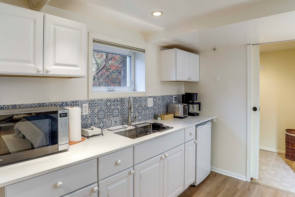 Kitchenette | Single-Story Unit