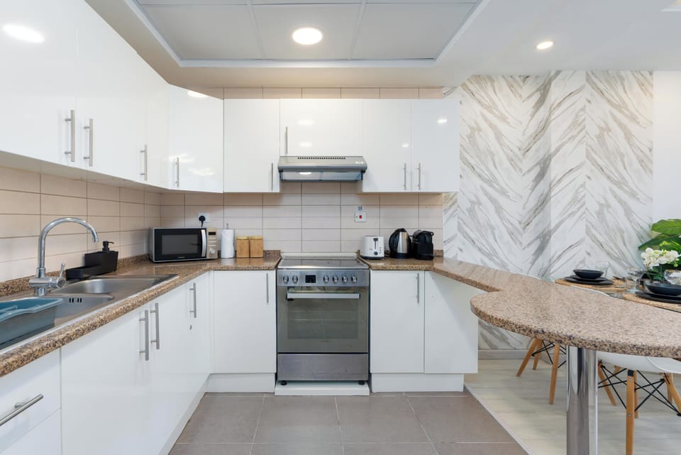 Apartment, City View | Private kitchen | Espresso maker, coffee/tea maker