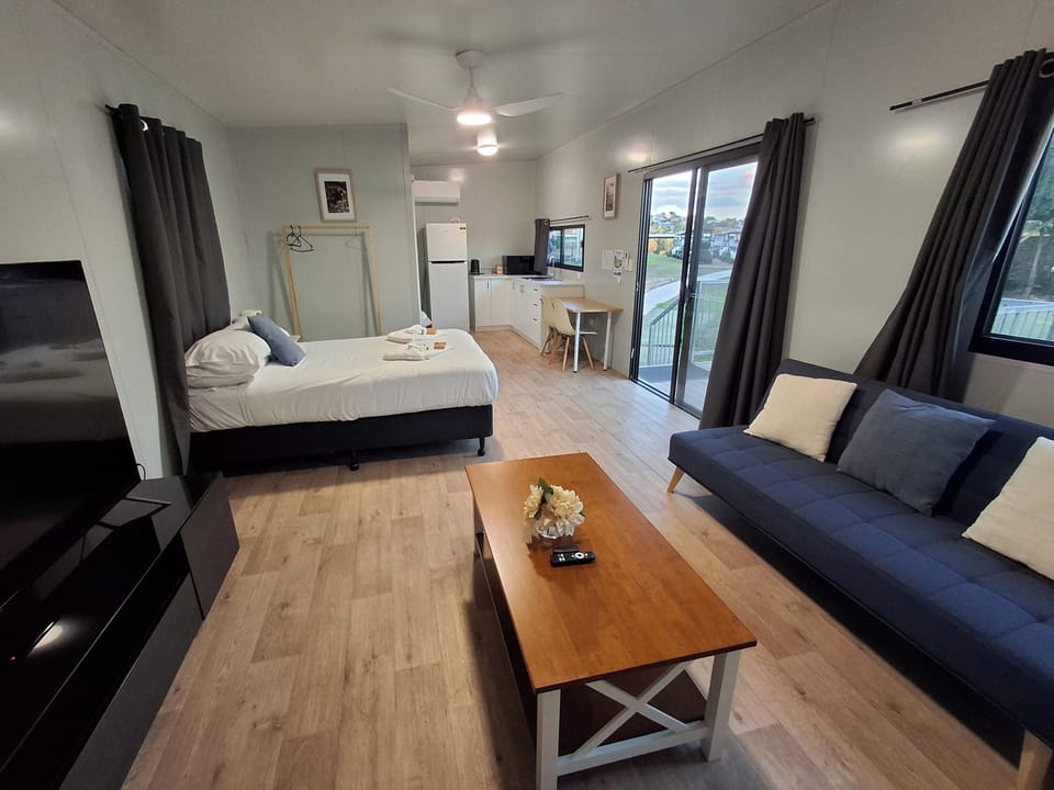 Family Studio, Golf View | WiFi (free)